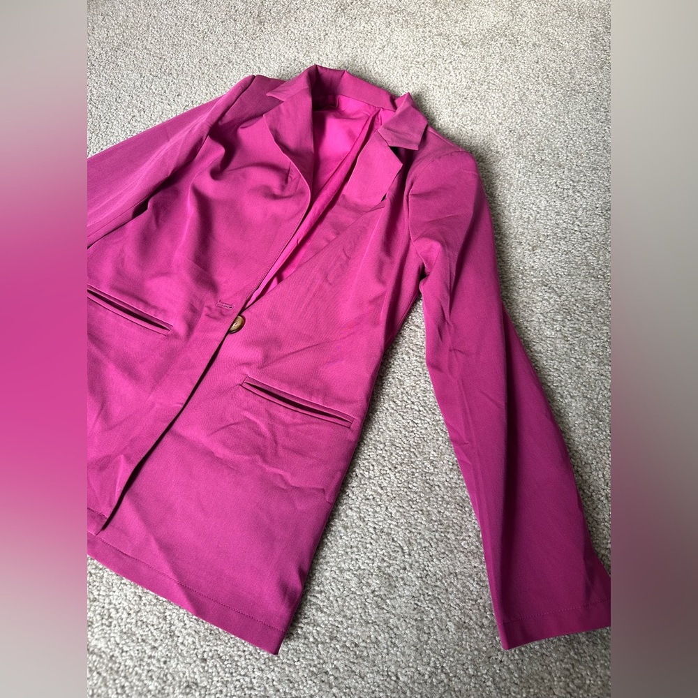 Blazer - Picture 2 of 2
